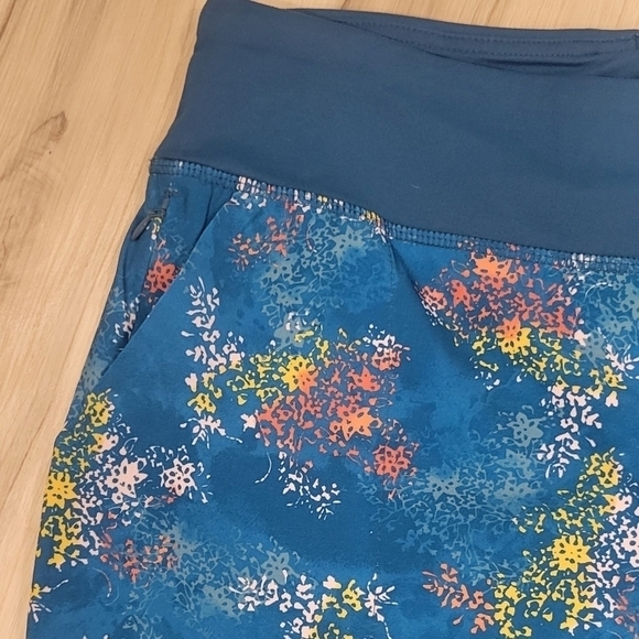 NEW! LANDS' END Plus Size High Rise Floral Straight Leg Active Pants 14/16. - Picture 3 of 9